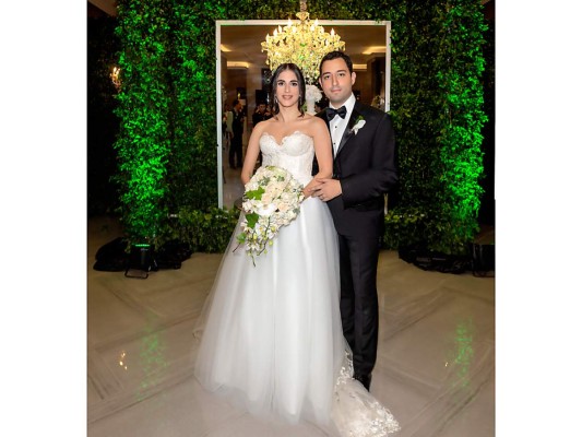 Los recién casados David Dieck y Daniela Bendeck. Fotos: Daniel Madrid.