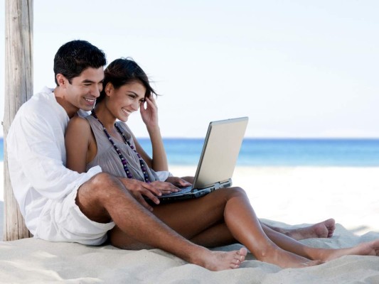 El hombre busca a la mujer lo suficientemente inteligente como para llevar una relación estable. El hombre busca a la mujer lo suficientemente inteligente como para llevar una relación estable.