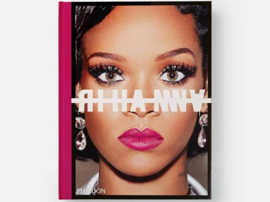 Rihanna lanzará autobiografía con más de mil fotos