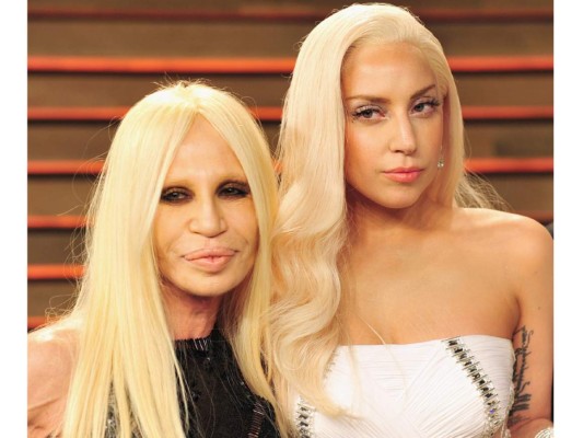 Lady Gaga y Donatella Versace mantienen una amistad muy cercana, Donatella considera a la cantante una de sus musas favoritas