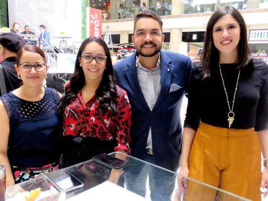 Lila Fúnez, Reizel Vilorio, Enrique Oyuela y Paola Chinchilla