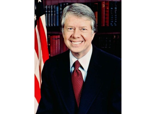 James Earl Carter, Jr es un reconocido ex presidente de los Estados Unidos, actualmente posee la edad de 94 años de edad, fue merecedor de un Premio Nobel de la Paz en el 2002.