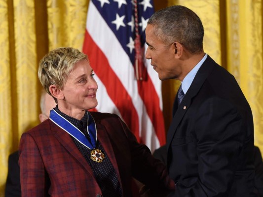 Obama entrega medalla de la Libertad a celebridades influyentes