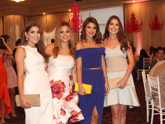 Antonella Kafati, Victoria Carrion, Isabella Jaar y Fernanda Belot. Foto Alex Muñoz