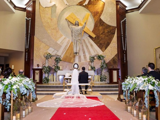 Harry Panting y Laurie López se casan en la Sagrada Familia  