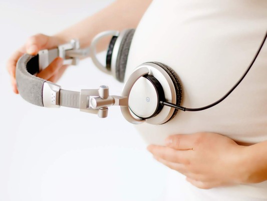 2- El efecto Mozart para tu bebe<br/>Según el centro neurobiológico de aprendizaje y la memoria de California, con la música de Mozart se llega a tener cierta mejorías temporales en algunas capacidades. se dice que la música clásica provoca estimulaciones en los bebes incluso dentro del vientre de su madre a través de unos auriculares aumentando su coeficiente intelectual, curioso no.