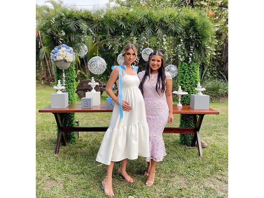 Rossyl Mejía y Gabriela Pumpo Rossyl Mejía y Gabriela Pumpo