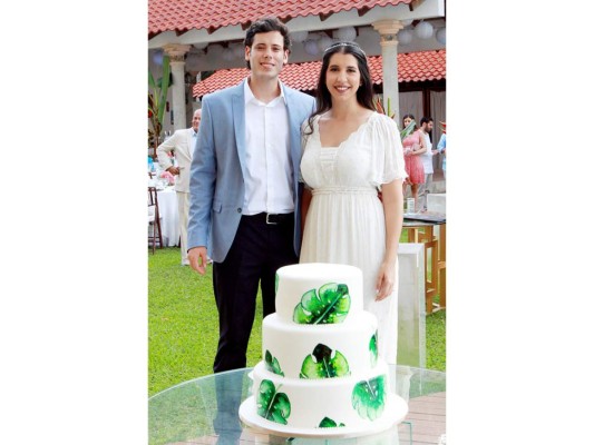 Los recién casados Roberto Alejandro Álvarez y Andrea Victoria Handal Canahuati. Foto: Alex Muñoz.