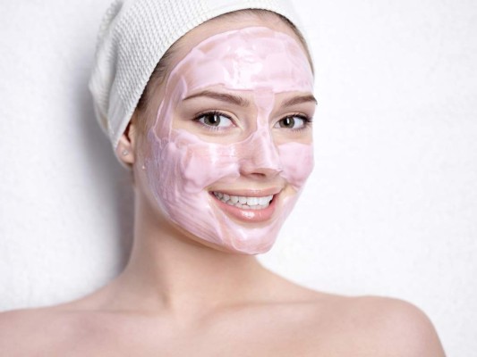 Mascarilla estimulante de fresas para hidratar el cutis Mascarilla estimulante de fresas para hidratar el cutis