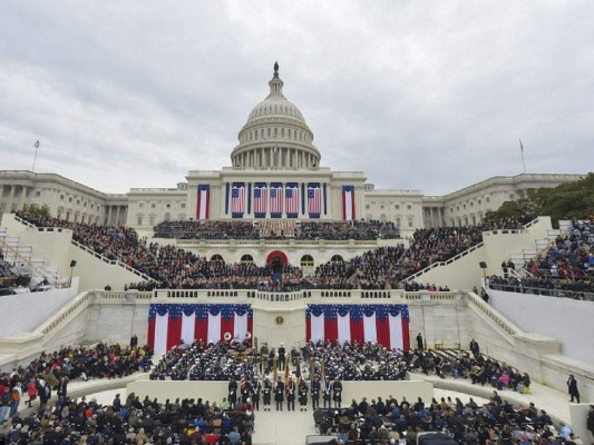 1.- La investidura presidencial de Donald Trump se convirtió en la más cara de la historia de Estados Unidos, en vista que se invirtieron en el montaje 100 millones de dólares. Anteriormente, en 2009 cuando Barack Obama había asumido el poder se destinaron 53 millones de dólares, según informes del diario The New York Times.