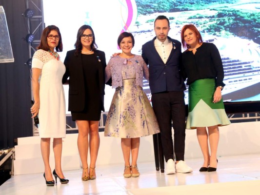 Hilda Hernández, Carmen Boquín, Maribel Lieberman, Carlos Campos y Aline Flores (Foto: Héctor Hernández)