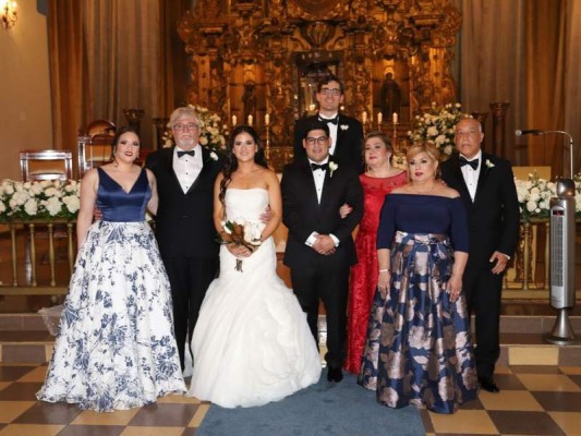 La familia Tronconi-Reina La familia Tronconi-Reina