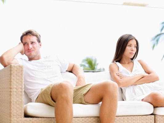 #5 Ser terco sobre las cosas y aferrarse a ciertas posiciones. Esto es sólo otra forma de 'negarse a llegar a un acuerdo.' Si te gusta alguien debes ser capaz de llegar a un arreglo. Parejas que solo pueden hacer las cosas de cierta forma (su forma) están básicamente en una relación consigo mismos. #5 Ser terco sobre las cosas y aferrarse a ciertas posiciones. Esto es sólo otra forma de 'negarse a llegar a un acuerdo.' Si te gusta alguien debes ser capaz de llegar a un arreglo. Parejas que solo pueden hacer las cosas de cierta forma (su forma) están básicamente en una relación consigo mismos.