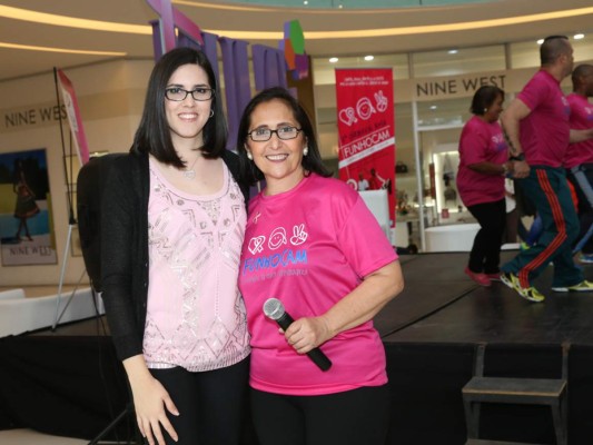 Mall Multiplaza y FUNHOCAM se unen en batalla contra cáncer de mama