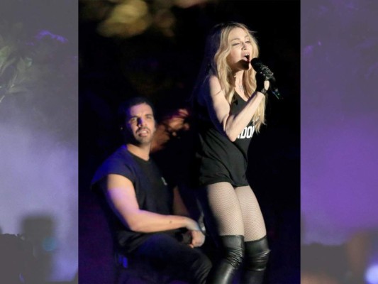 Drake responde tras polémico beso con Madonna