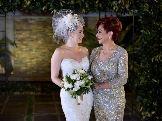 Como era de esperarse Ana Lucía y Liana Mass tuvieron tiempo de compartir previo a la boda, un adorable momento de madre e hija