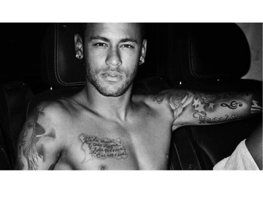 Neymar JR. Desnudo en sus redes sociales