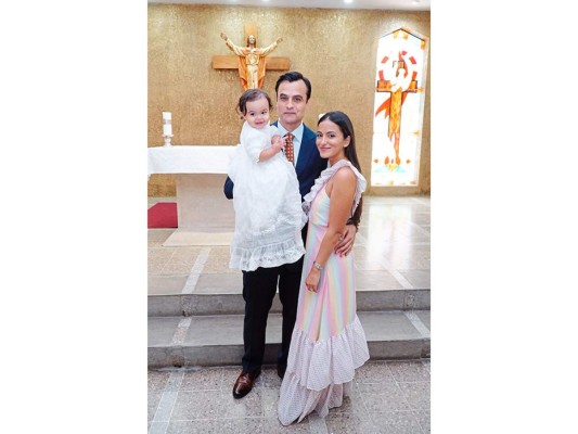 Sabrina Moreira es bautizada en solemne ceremonia