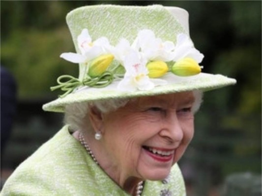 ¡La Reina Isabel ha lucido más de 5mil sombreros a lo largo de su vida!