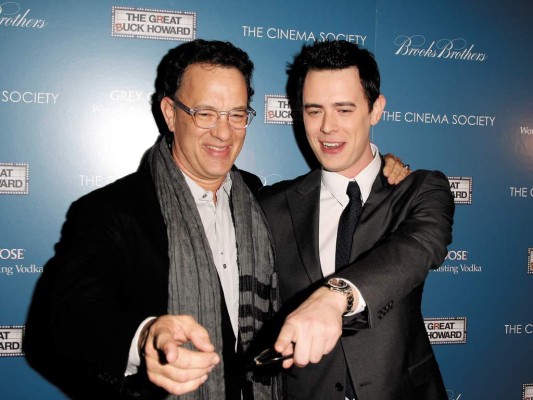Junto a su hijo mayor Colin Lewes Hanks, con quien tiene un gran parecido impresionante21 Junto a su hijo mayor Colin Lewes Hanks, con quien tiene un gran parecido impresionante21