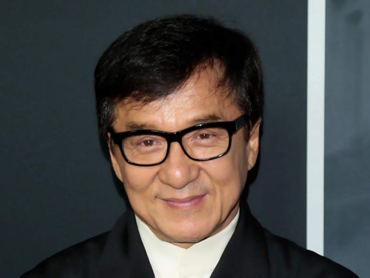 El lado oscuro de Jackie Chan en su libro Never Grow Up.