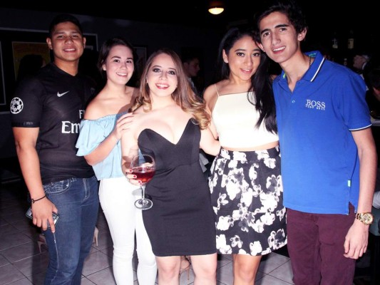 Carlos Echeverry, Juliana Fernández, Nelsy Bográn, Arantxa Jímenez y Orlando Merino.