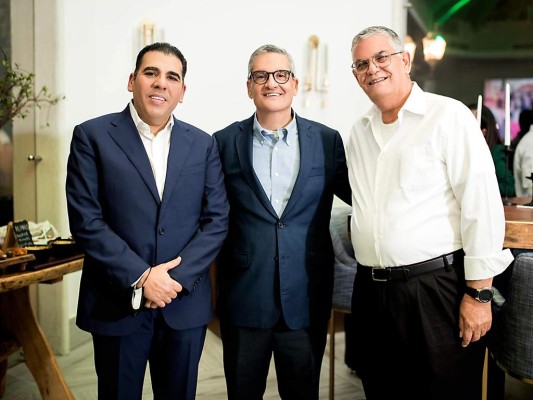 Mario Faraj, el embajador de Brasil en Honduras Breno de Souza Brasil Días da Costa y Juan Bendeck.