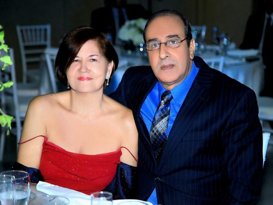 Tulio Cálix y Daniela Beltrán unen sus vidas en sagrado matrimonio  