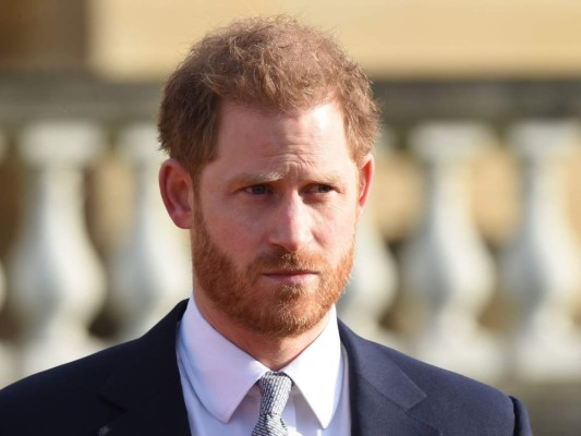 El principe Harry expresa con tristeza su separación de la Familia Real  