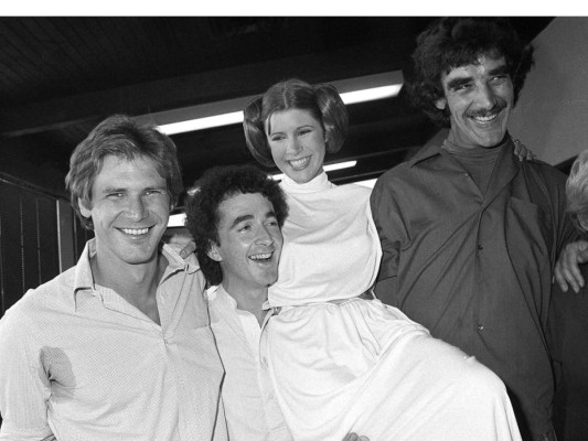 La fama llegó a su carrera al interpretar en 1977 a la Princesa Leia Organa, en la saga que inicialmente se conoció como 'La Guerra de las Galaxias'