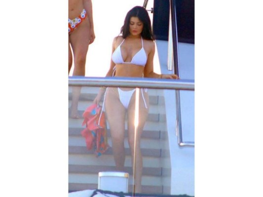 Todos los (costosos) looks de Kylie Jenner en su viaje por Italia