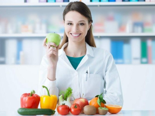 Una cita con un nutricionista es uno de los mejores regalos que puede recibir alguien con unos kilos de más Una cita con un nutricionista es uno de los mejores regalos que puede recibir alguien con unos kilos de más