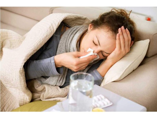 Con los cambios de temperatura, estamos más propensos a padecer gripe o un resfriado. Si ya te enfermaste o estás con los primeros síntomas, estos consejos te ayudarán a recuperarte pronto o controlar estas enfermedades