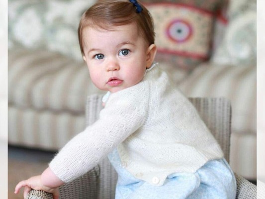 Las fotografías de la princesa Charlotte fueron tomadas por Kate Middleton en Anmer Hall en Norfolk.