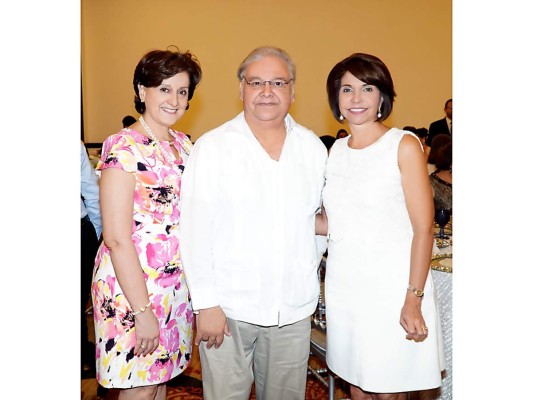 La familia Rodríguez Banegas celebra elegante recepción