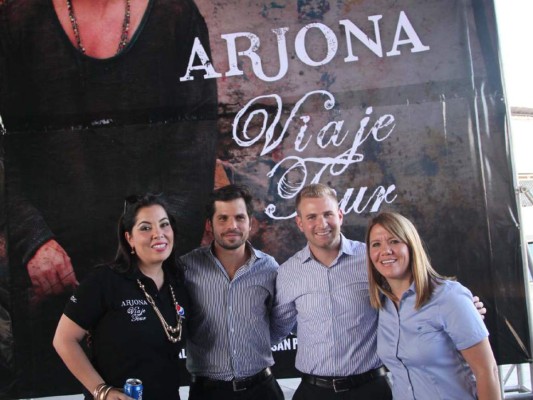 Karla Maier, Andrés Naftali, David Rosenfled y Bianka Culotta fueron los anfitriones de Banco Ficohsa y Pepsi que anunciaron la próxima llegada de Ricardo Arjona