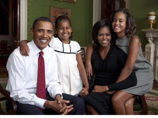 Las hijas de Barack Obama crecieron ante los reflectores del mundo entero, su madre Michelle Obama ha asegurado que la educación y disciplina fueron claves para mantener a las chicas enfocadas y que lograran sus metas Las hijas de Barack Obama crecieron ante los reflectores del mundo entero, su madre Michelle Obama ha asegurado que la educación y disciplina fueron claves para mantener a las chicas enfocadas y que lograran sus metas