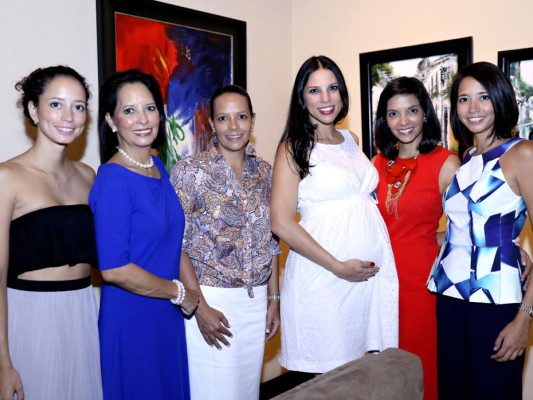 Pamie, Nan Marinakys, Lastenia Álvarez, Ana Rocio Peabody, Adriana Merriam y Nan Marinakys (Foto: Héctor Hernández)