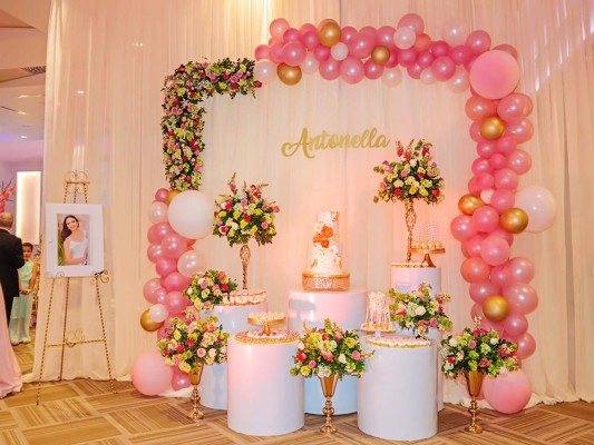 Pink party para Antonella Canahuati