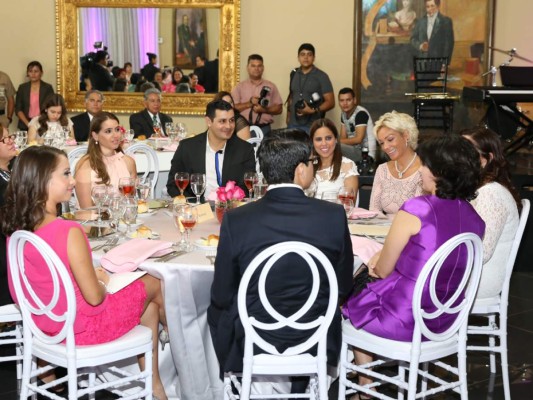 Cena rosa en Casa Presidencial