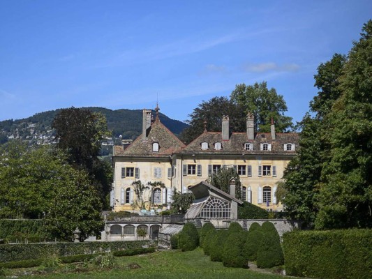 Venden castillo del siglo XVIII en Suiza