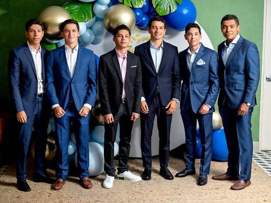 José Assaf, Ian fiallos, Henry Zambrano, Gerardo Robleda, Juan Carlos Rivera y Oscar Caballero