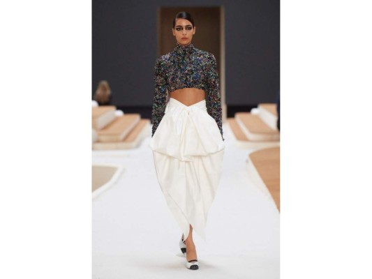 Chanel presenta colección Alta Costura Primavera-Verano 2022