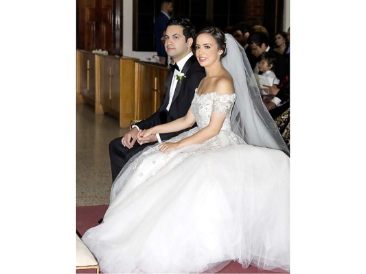 La boda eclesiástica de Ricardo Rivera y Arlene Imendía