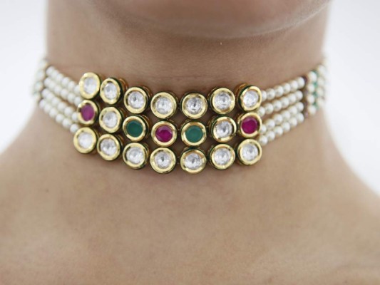 Royal choker, una propuesta elegante para tu fiesta que deberás acompañar de un oufit sobrio, el diseño lo puedes adquirir en Sofía Sofía Designer Jewerly (Foto:Marco Rico)