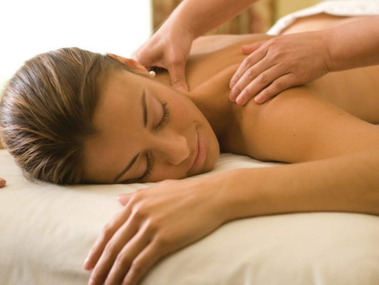 ¿Qué mejor que regalar la oportunidad de recibir masajes, tratamientos anti-estrés y que lo consientan?