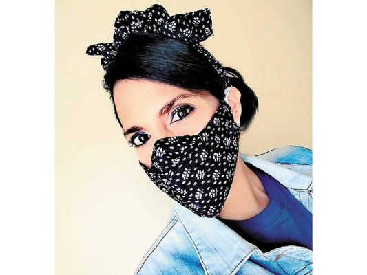 La protección no limita la creatividad: mascarilla & headband by @belkis_paz