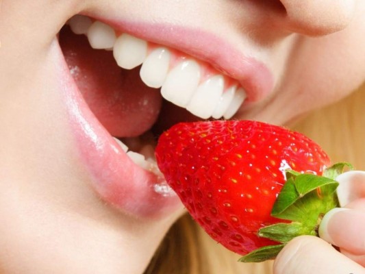 Así es cómo influye la alimentación en tus dientes y en tu boca