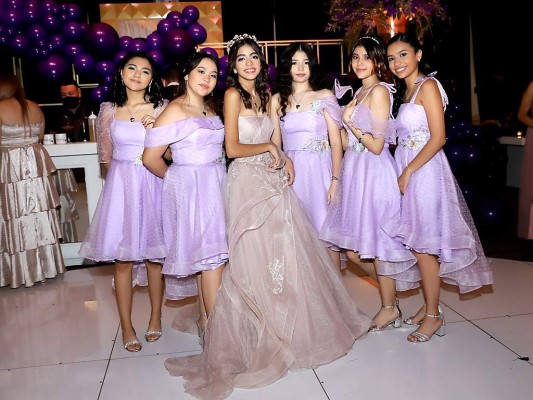Lideny Ramos, Ashlyn Osorio, Nicolle Fontecha, Isabella Vigil, Amy Oseguera y Maria José Urrutia Lideny Ramos, Ashlyn Osorio, Nicolle Fontecha, Isabella Vigil, Amy Oseguera y Maria José Urrutia