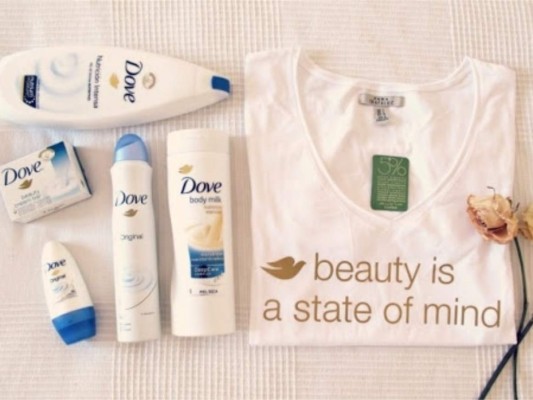 Dove: Es la línea de productos de cuidado personal perteneciente a la multinacional Unilever. La marca es identificada por una insignia en forma de paloma. El primer producto de esta marca, el jabón blanco, fue lanzado en Estados Unidos en 1955.